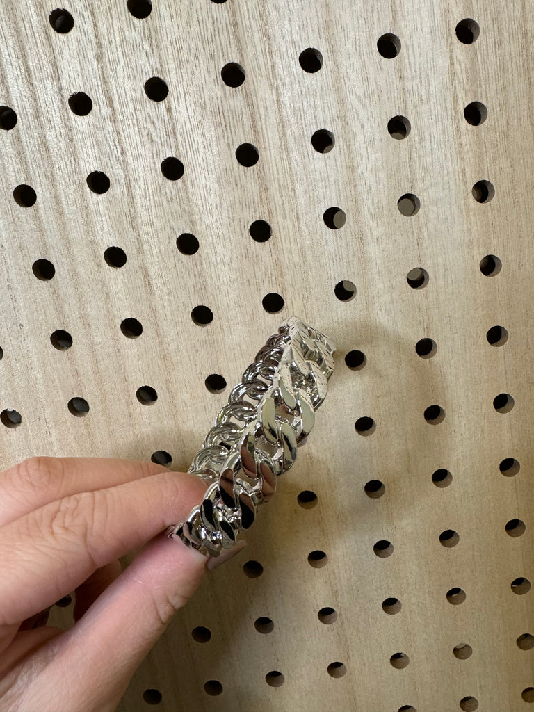 Chain Bangle Bracelet-Bracelets-Fame-The Silo Boutique, Women's Fashion Boutique Located in Warren and Grand Forks North Dakota