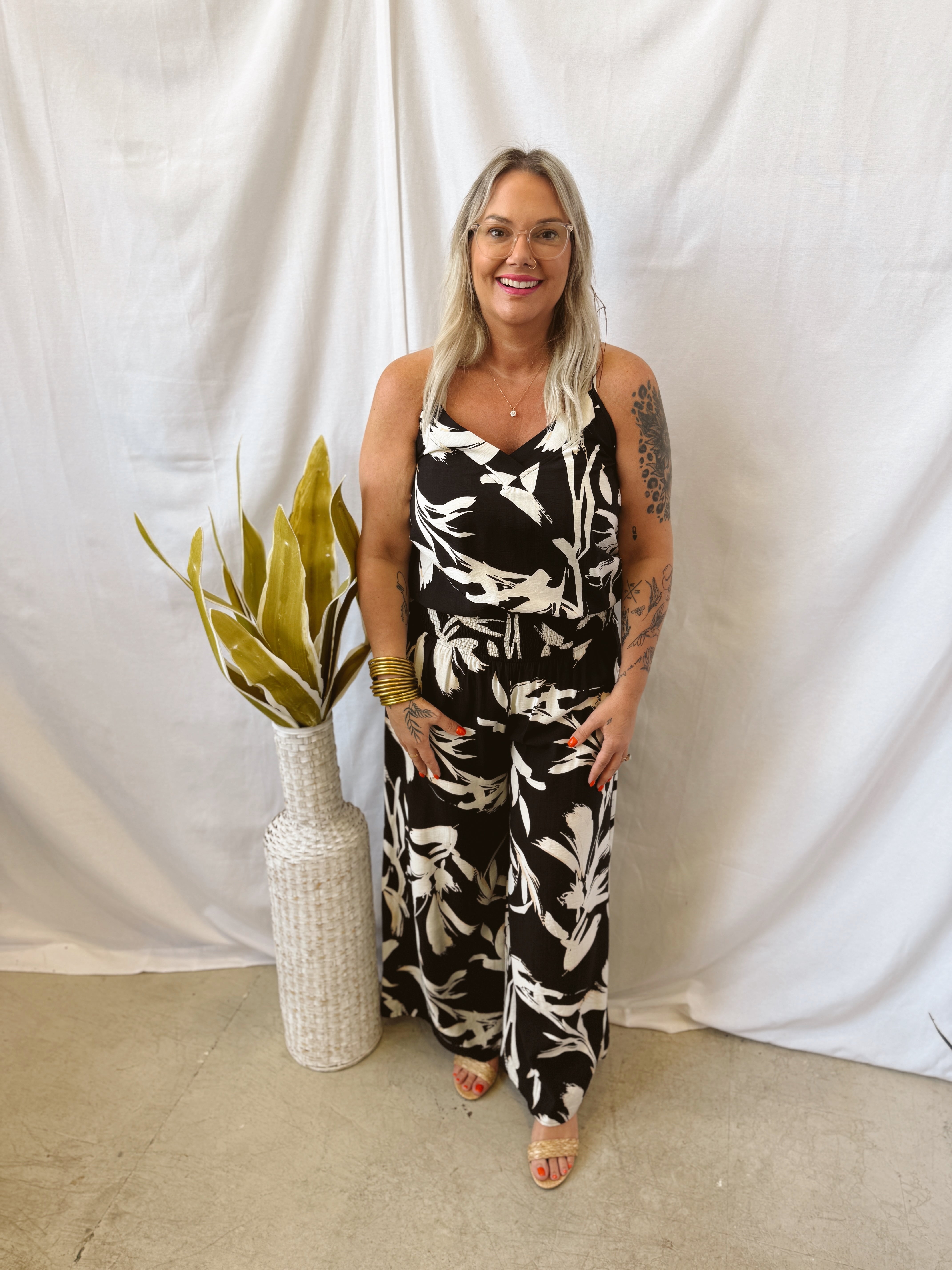 Black Tropical Floral Pants-Pants-staccato-The Silo Boutique, Women's Fashion Boutique Located in Warren and Grand Forks North Dakota