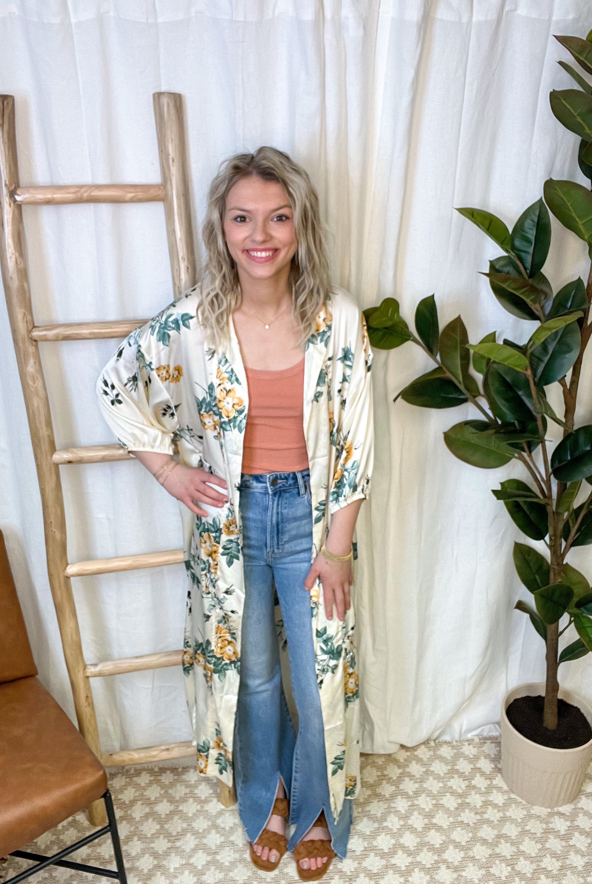 Hayden Floral Kimono-Kimonos-hayden-The Silo Boutique, Women's Fashion Boutique Located in Warren and Grand Forks North Dakota